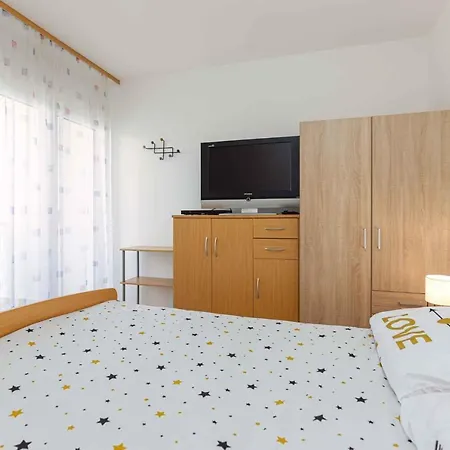 Apartment In Cervar Porat - Istrien 44232 Porec